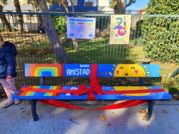 INAUGURACIÓN DE LOS BANCOS DE LA AMISTAD